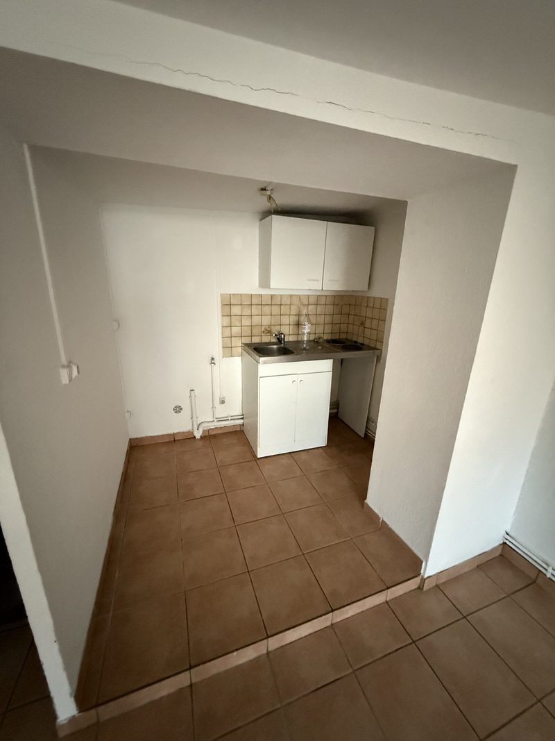 Studio de 35 m² en rez-de-chaussée, en plein centre