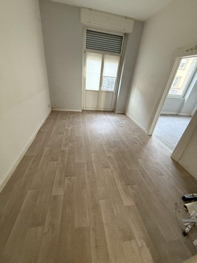 T3 de 75 m² avec balcon et cuisine équipée, rue de la Gare