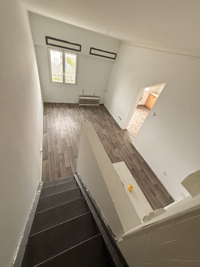 T2 de 42 m² en duplex, balcon privatif et pièce sous les toits