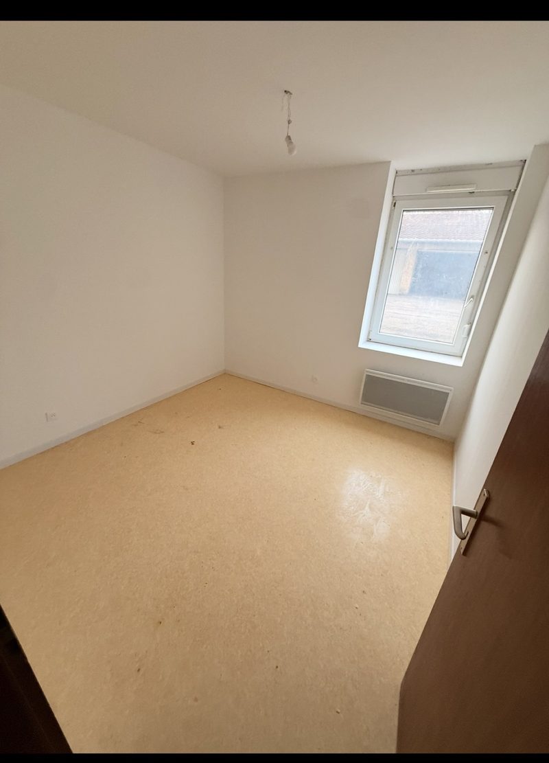 T2 de 45 m² en rez-de-chaussée, cuisine ouverte sur le séjour