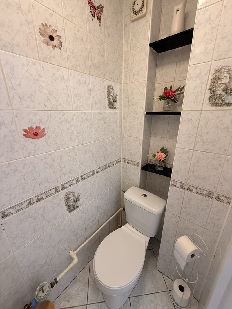 T4 de 80 m², quatre pièces claires et remises à neuf