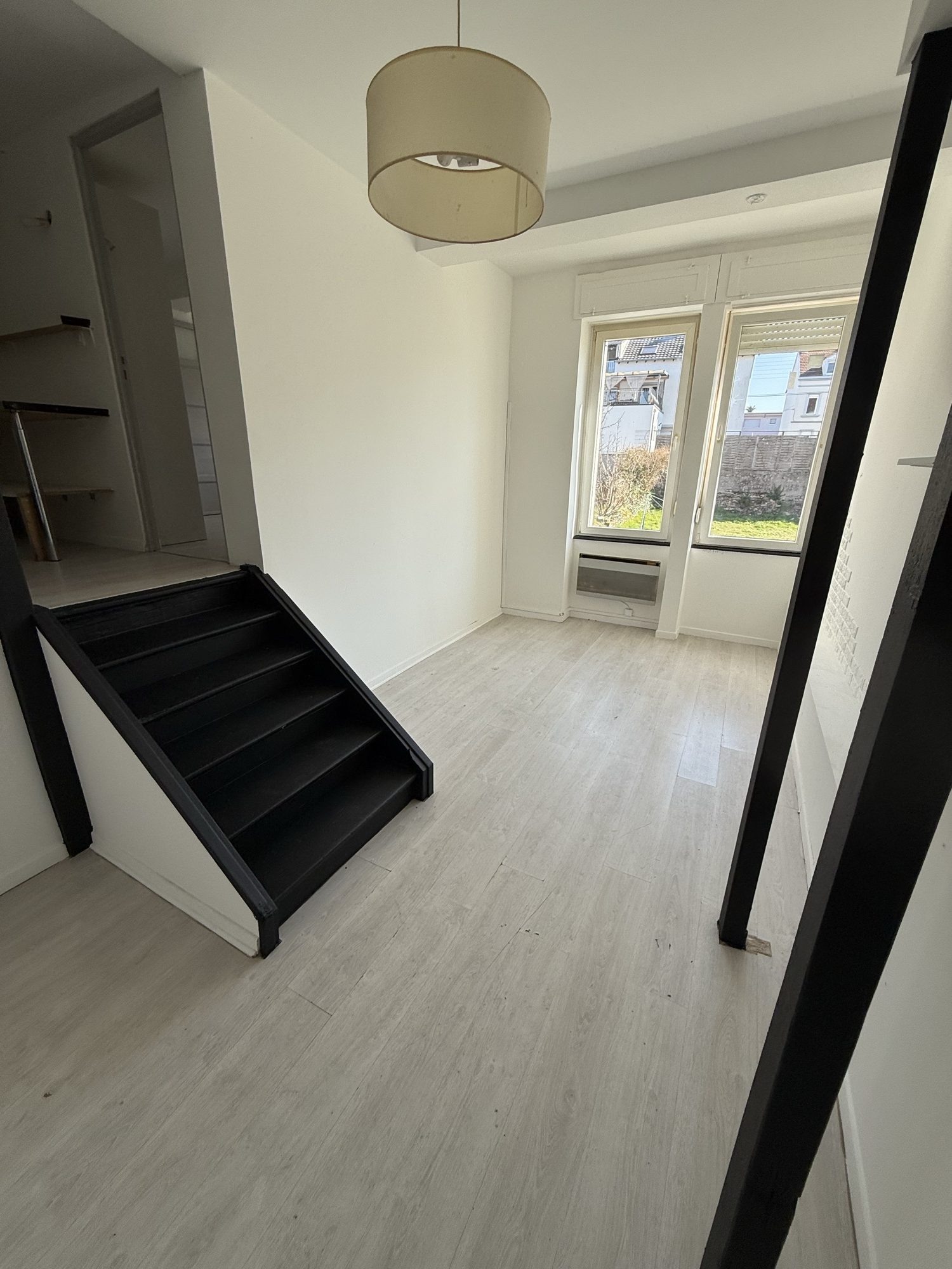 T2 de 42 m² en duplex, baignoire et jardin au pied de l'immeuble